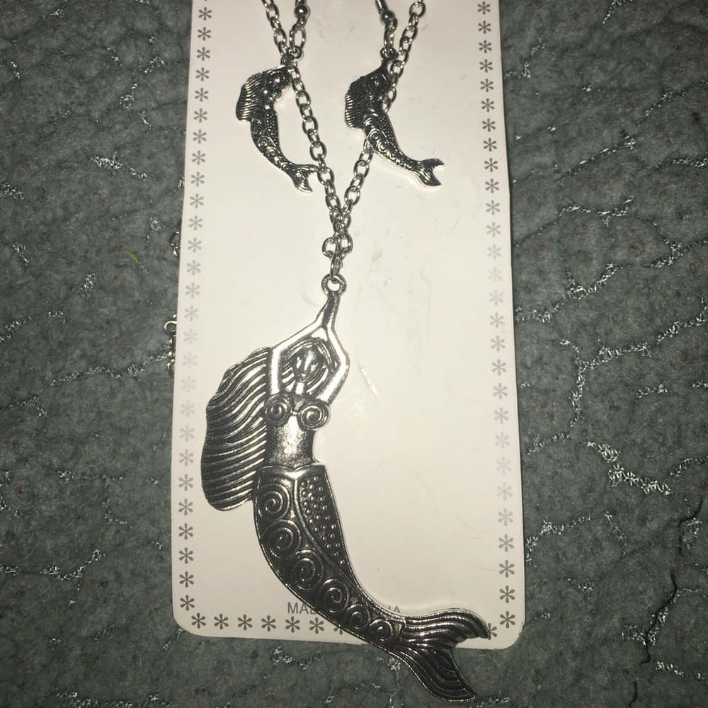 🌺3 for $15🌺 Mermaid Necklace set